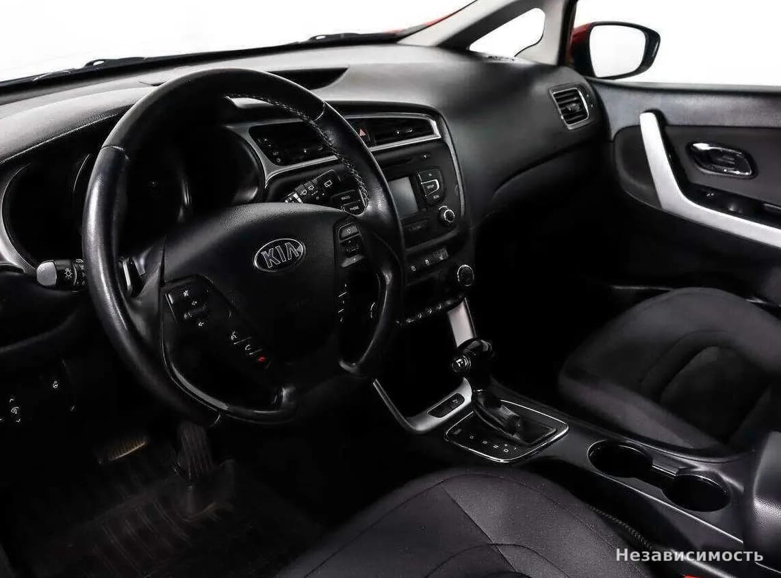 KIA Ceed 2017 с пробегом — фото 9