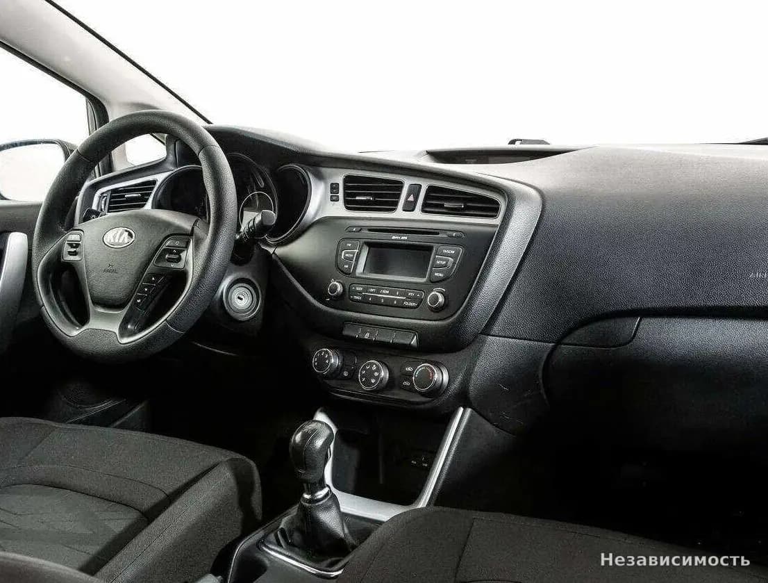 KIA Ceed 2015 с пробегом — фото 9
