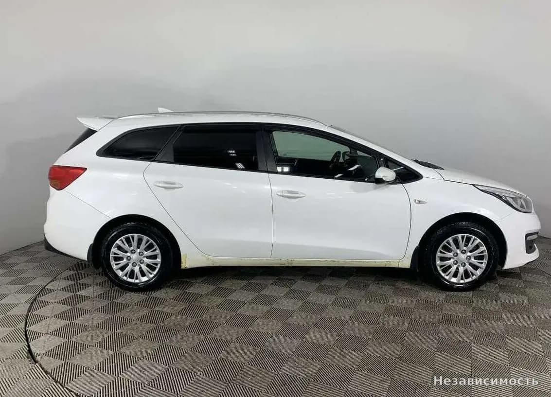 KIA Ceed 2017 с пробегом — фото 4