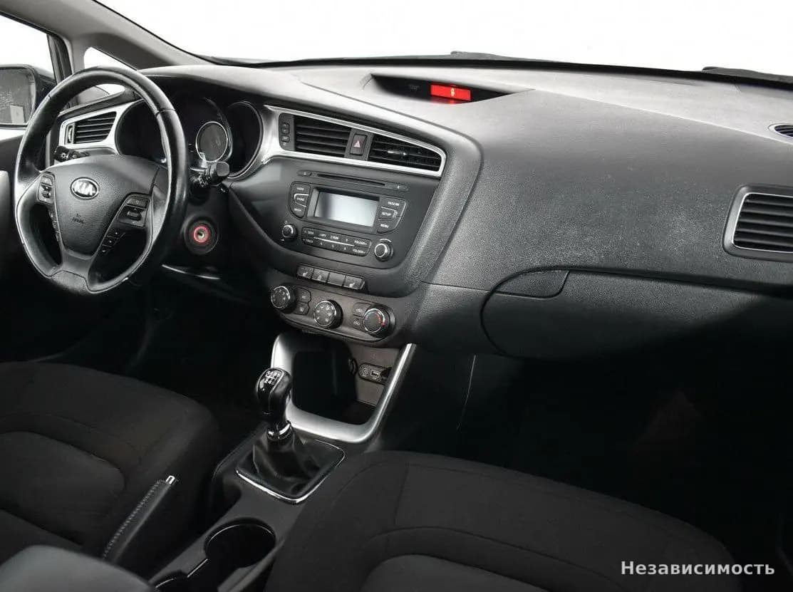 KIA Ceed 2016 с пробегом — фото 10