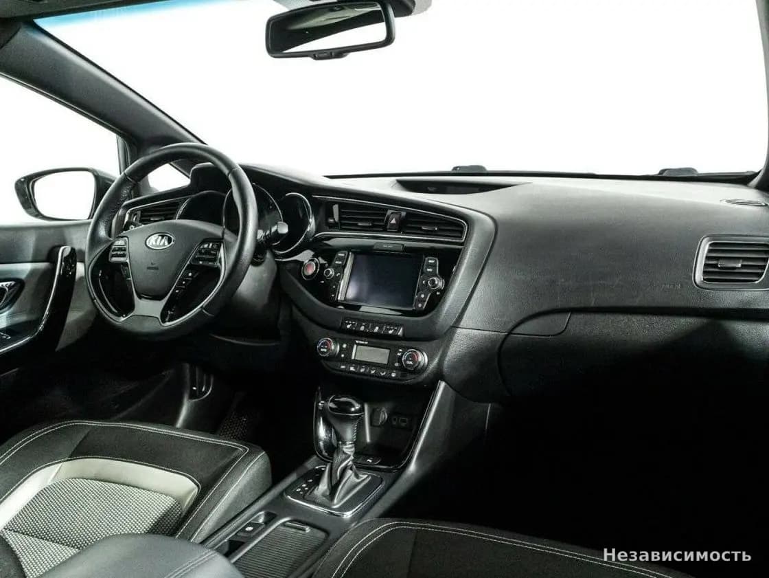 KIA Ceed 2016 с пробегом — фото 9