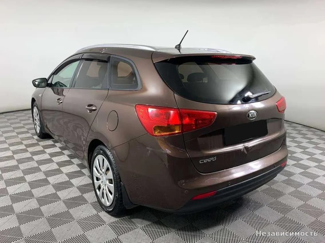 KIA Ceed 2014 с пробегом — фото 7