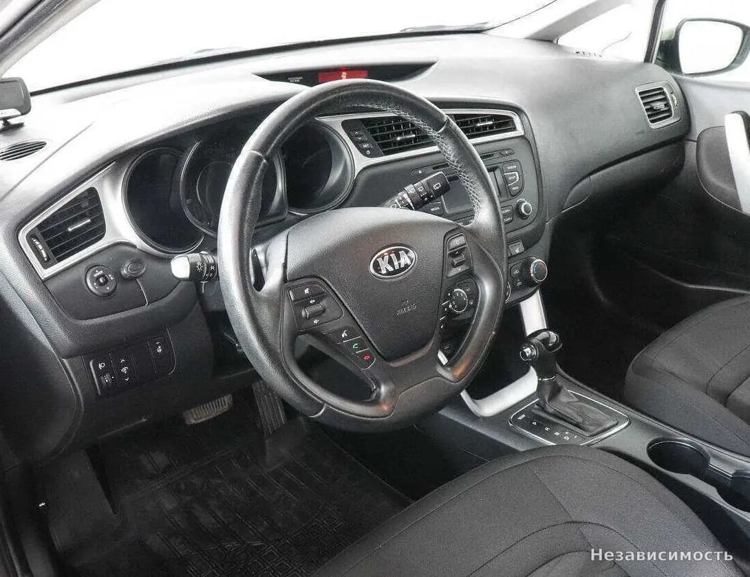 KIA Ceed 2016 с пробегом — фото 9
