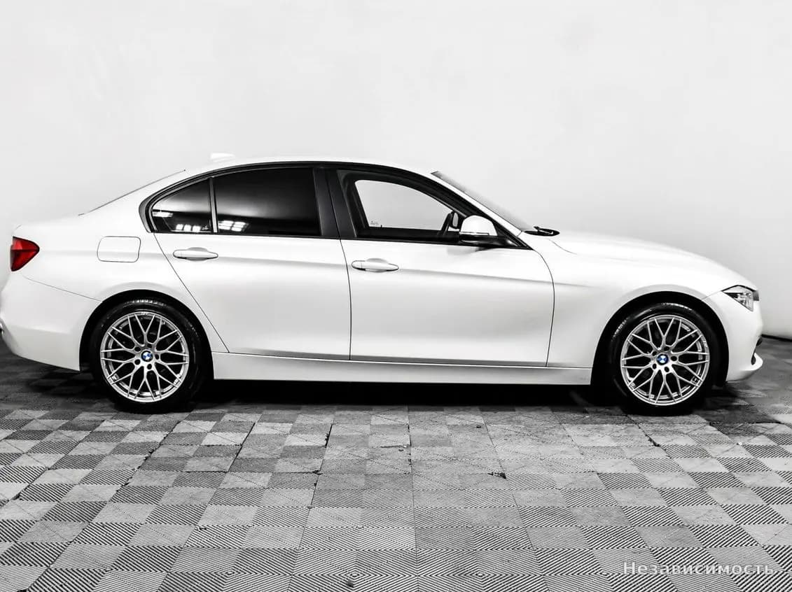 BMW 3 серии 2017 с пробегом — фото 4