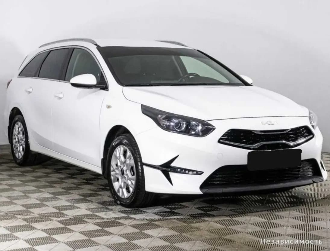KIA Ceed 2023 с пробегом — фото 3