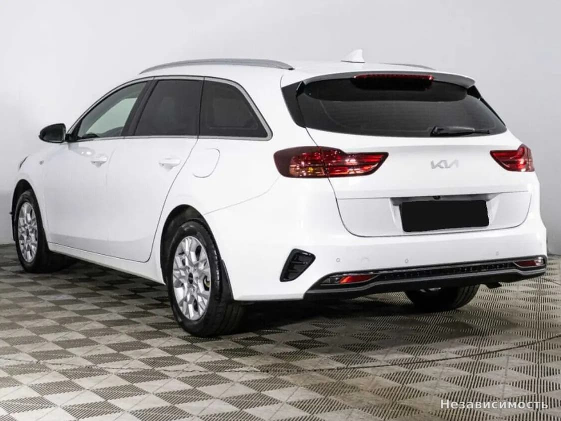 KIA Ceed 2023 с пробегом — фото 7
