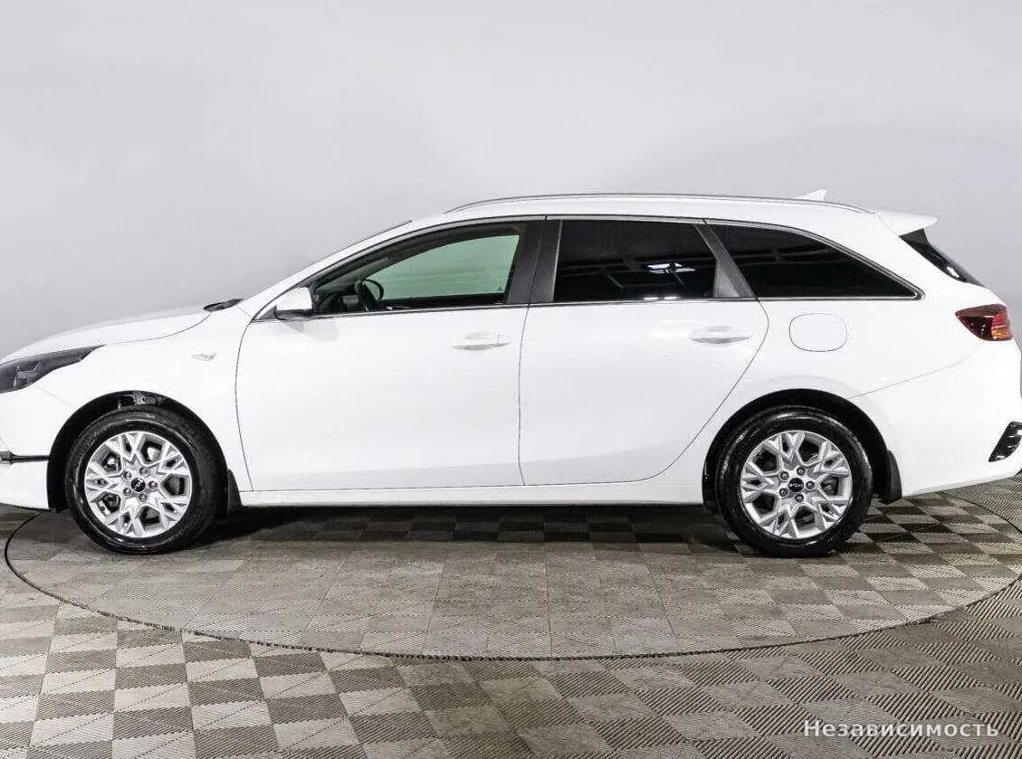 KIA Ceed 2023 с пробегом — фото 8