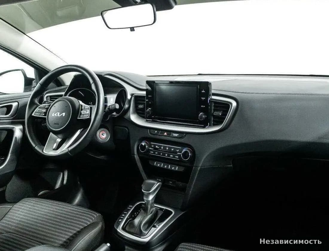 KIA Ceed 2023 с пробегом — фото 9