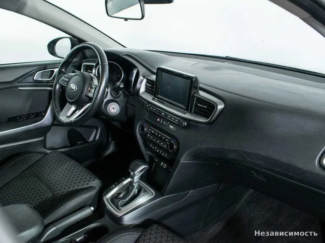 KIA Ceed 2019 с пробегом — фото 9