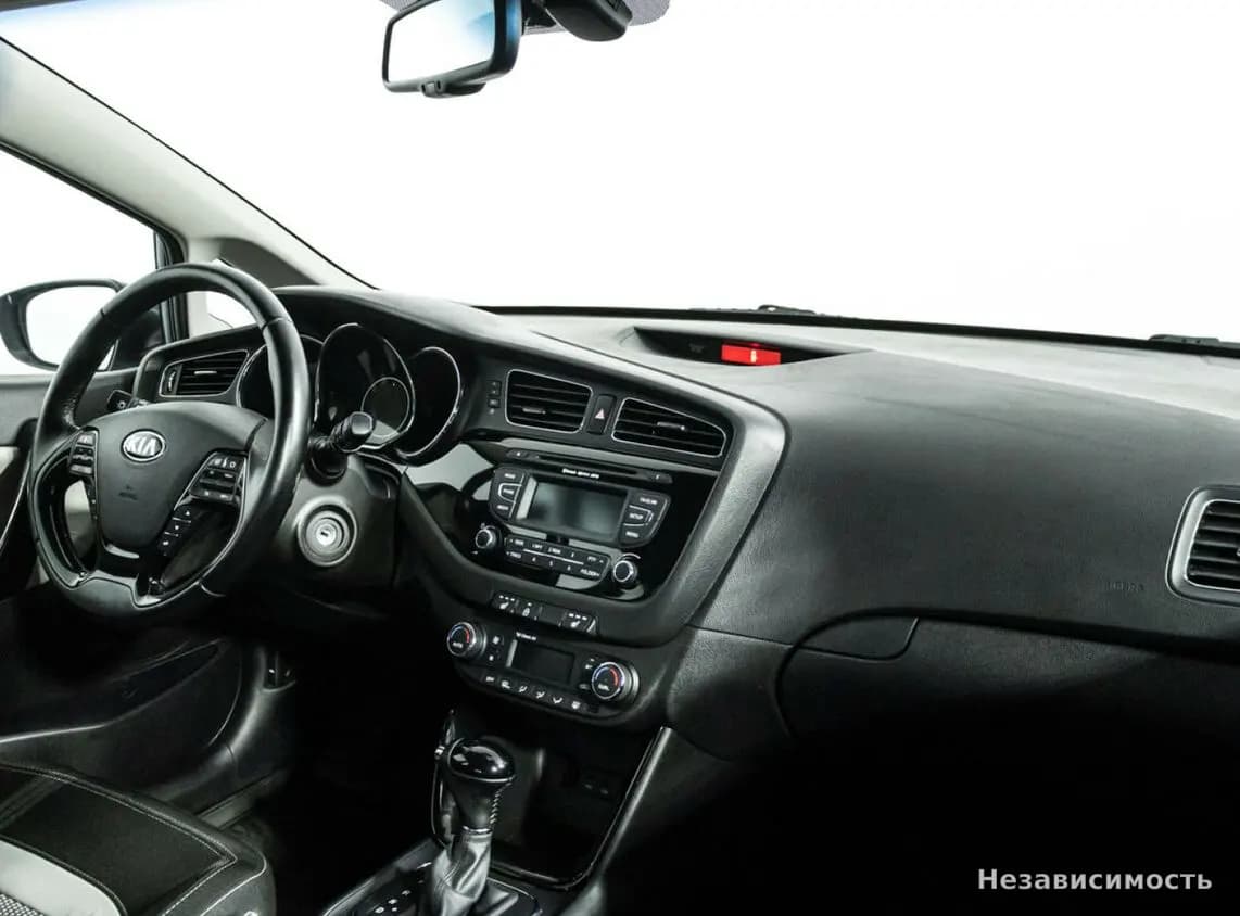 KIA Ceed 2015 с пробегом — фото 9