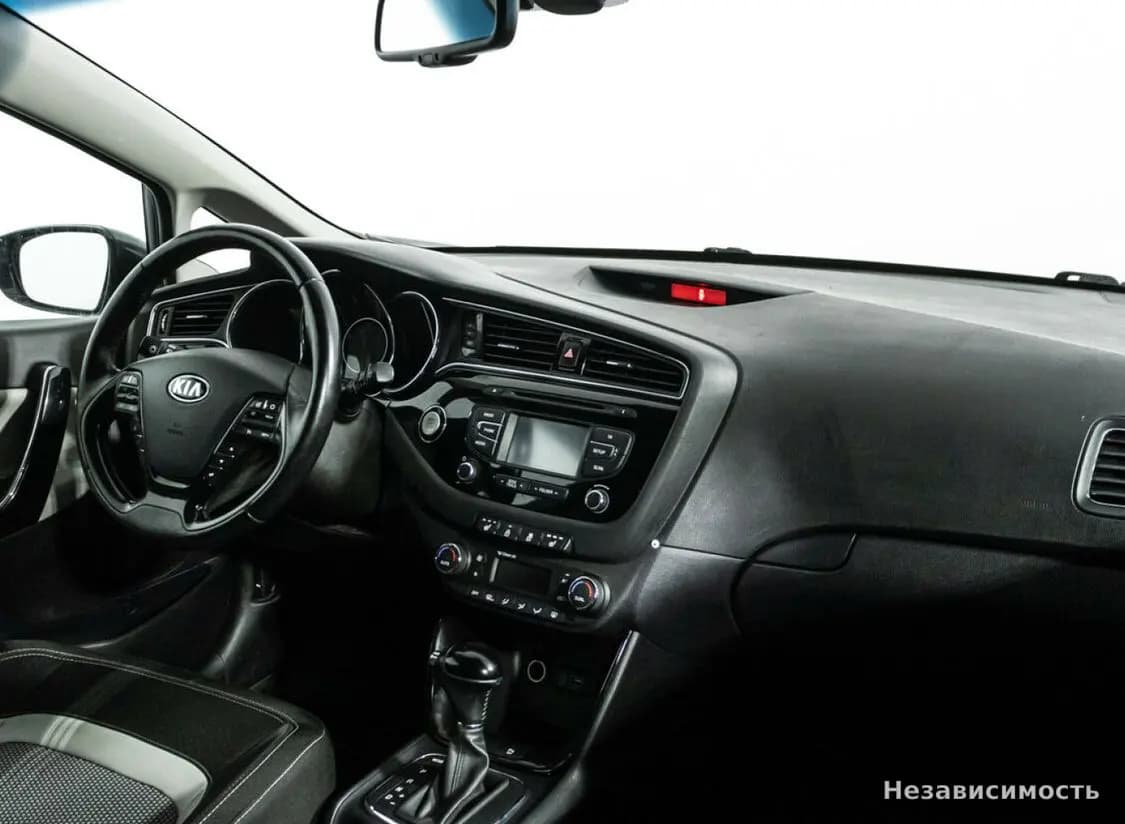 KIA Ceed 2015 с пробегом — фото 9