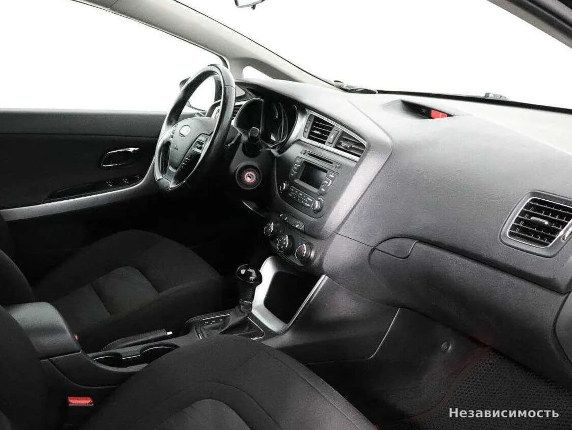KIA Ceed 2016 с пробегом — фото 9