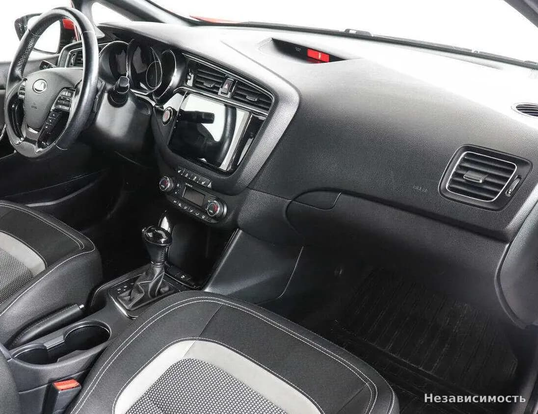 KIA Ceed 2017 с пробегом — фото 10