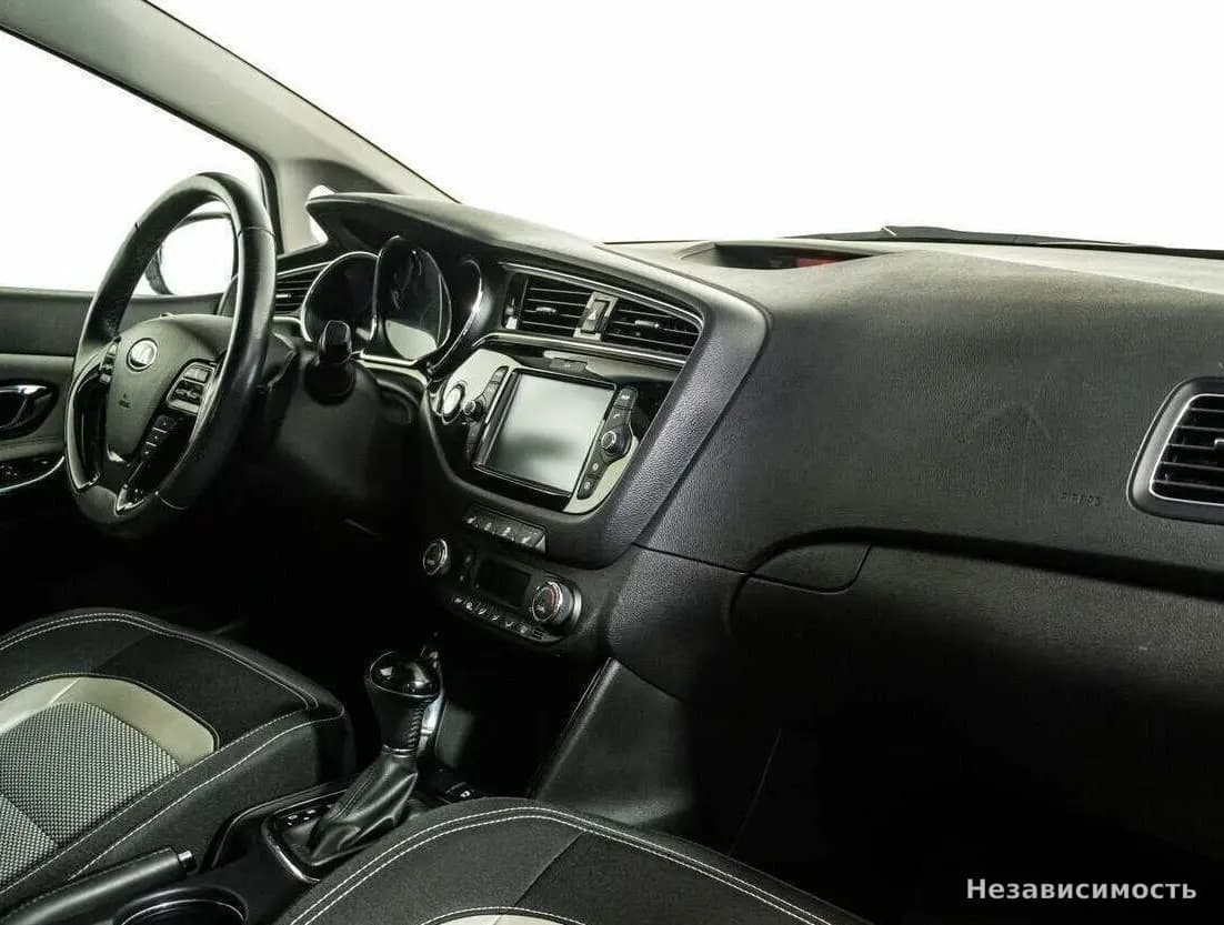 KIA Ceed 2017 с пробегом — фото 9