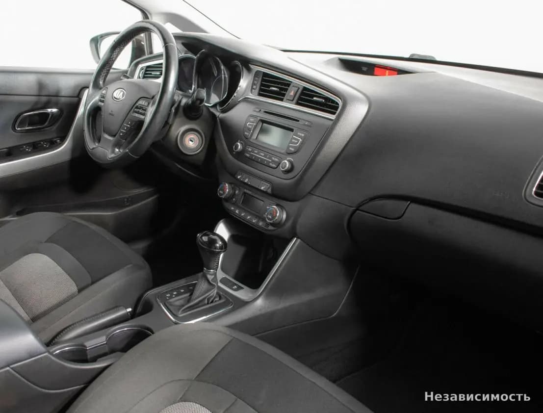 KIA Ceed 2016 с пробегом — фото 9