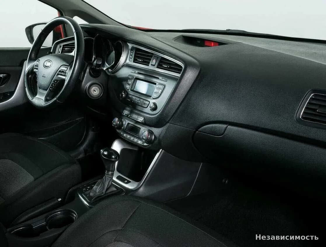 KIA Ceed 2018 с пробегом — фото 9