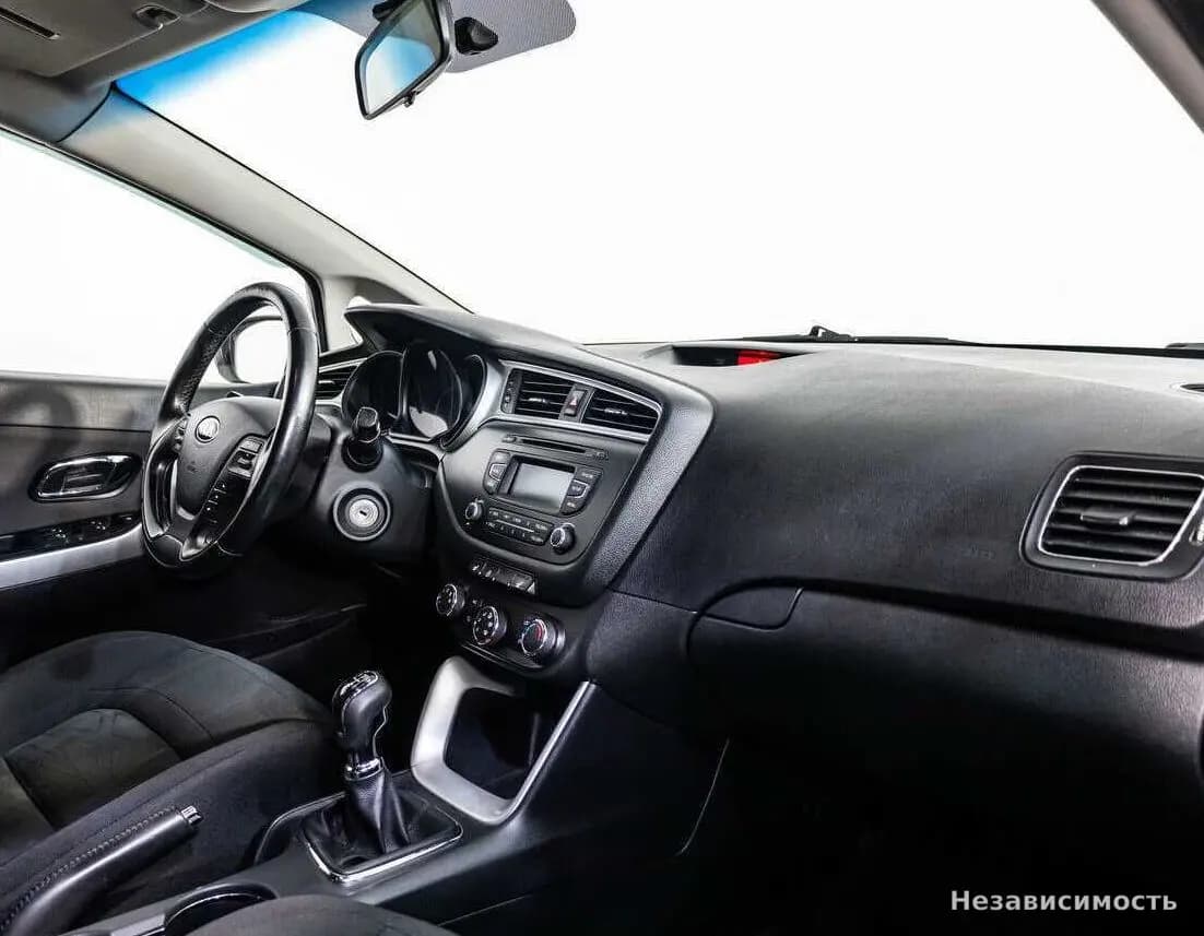 KIA Ceed 2017 с пробегом — фото 8
