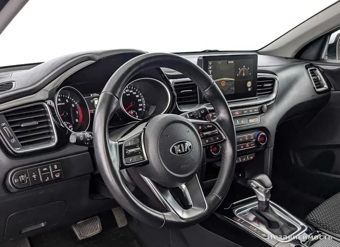 KIA Ceed 2019 с пробегом — фото 10