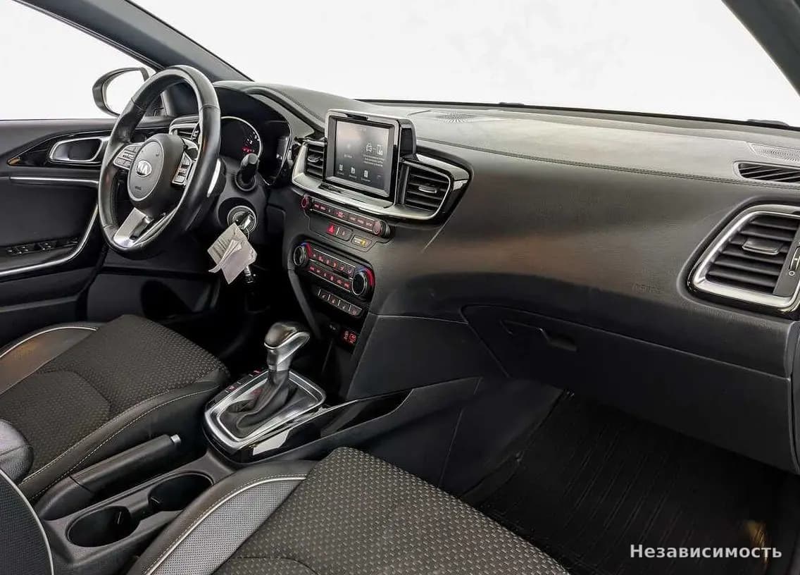KIA Ceed 2018 с пробегом — фото 9