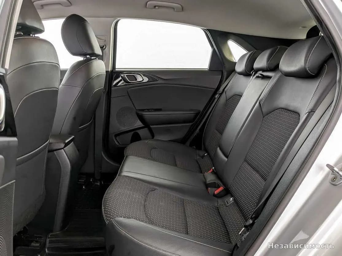KIA Ceed 2018 с пробегом — фото 10