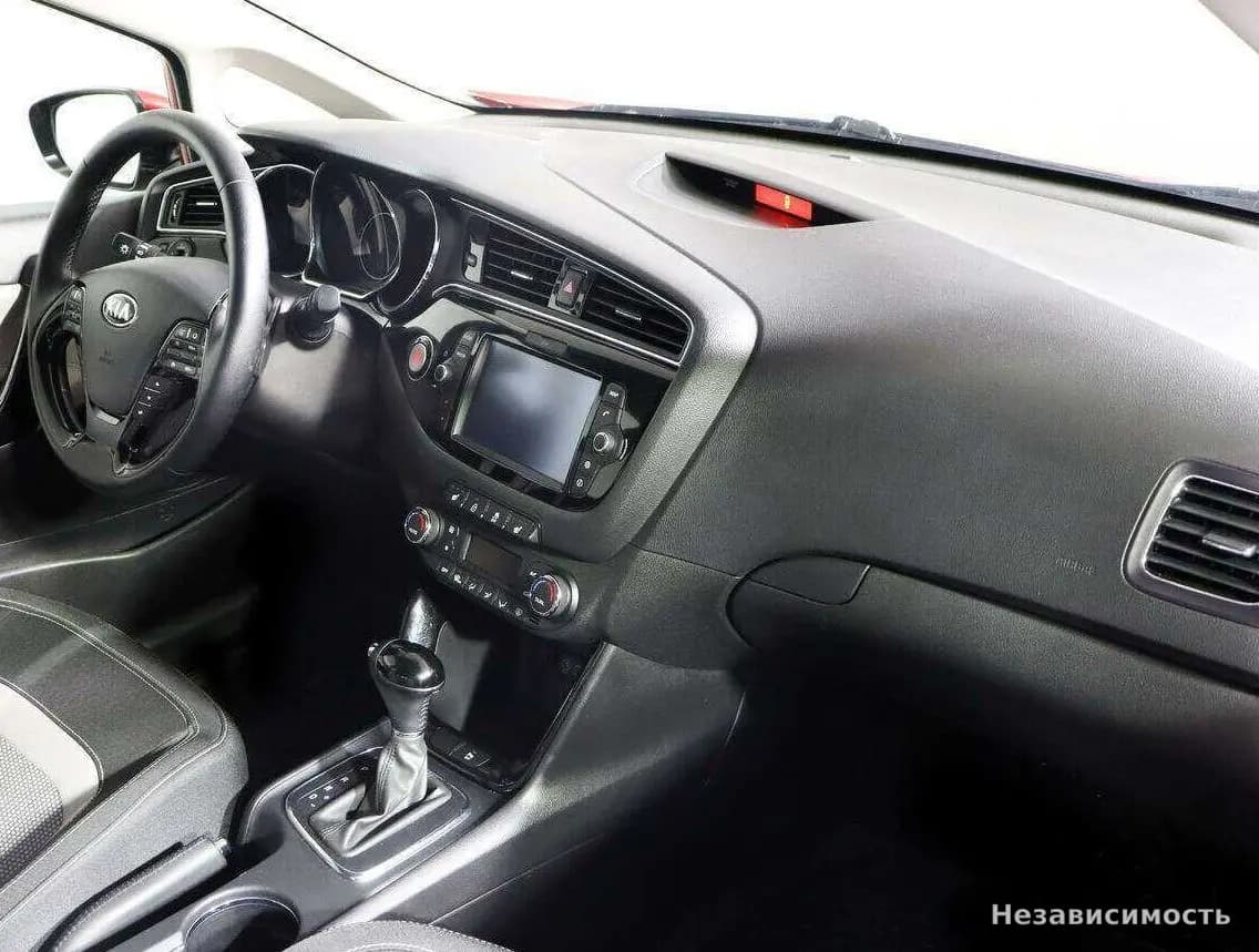 KIA Ceed 2018 с пробегом — фото 9