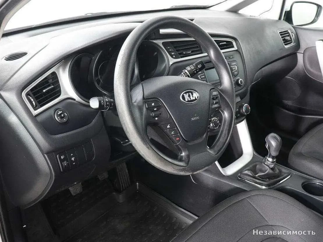 KIA Ceed 2018 с пробегом — фото 9
