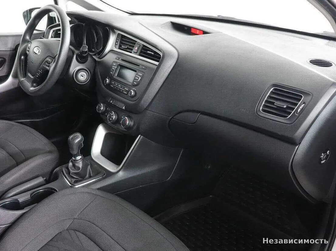 KIA Ceed 2018 с пробегом — фото 10