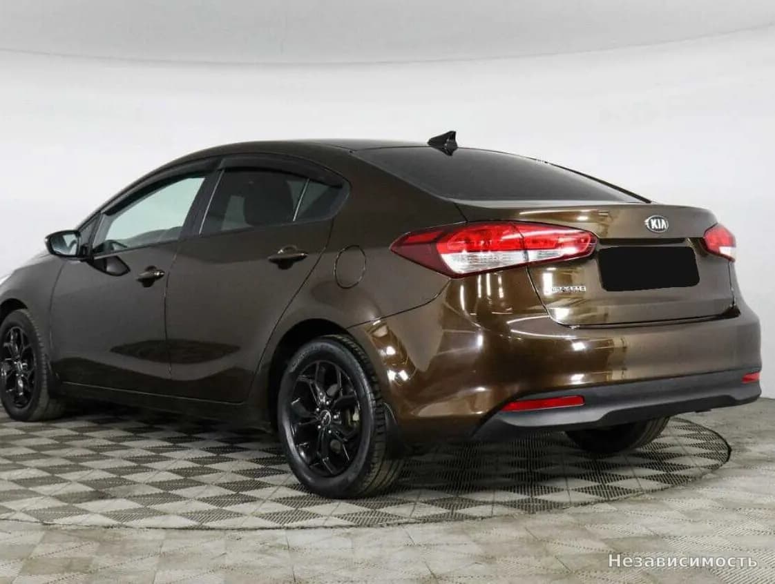 KIA Cerato 2017 с пробегом — фото 7