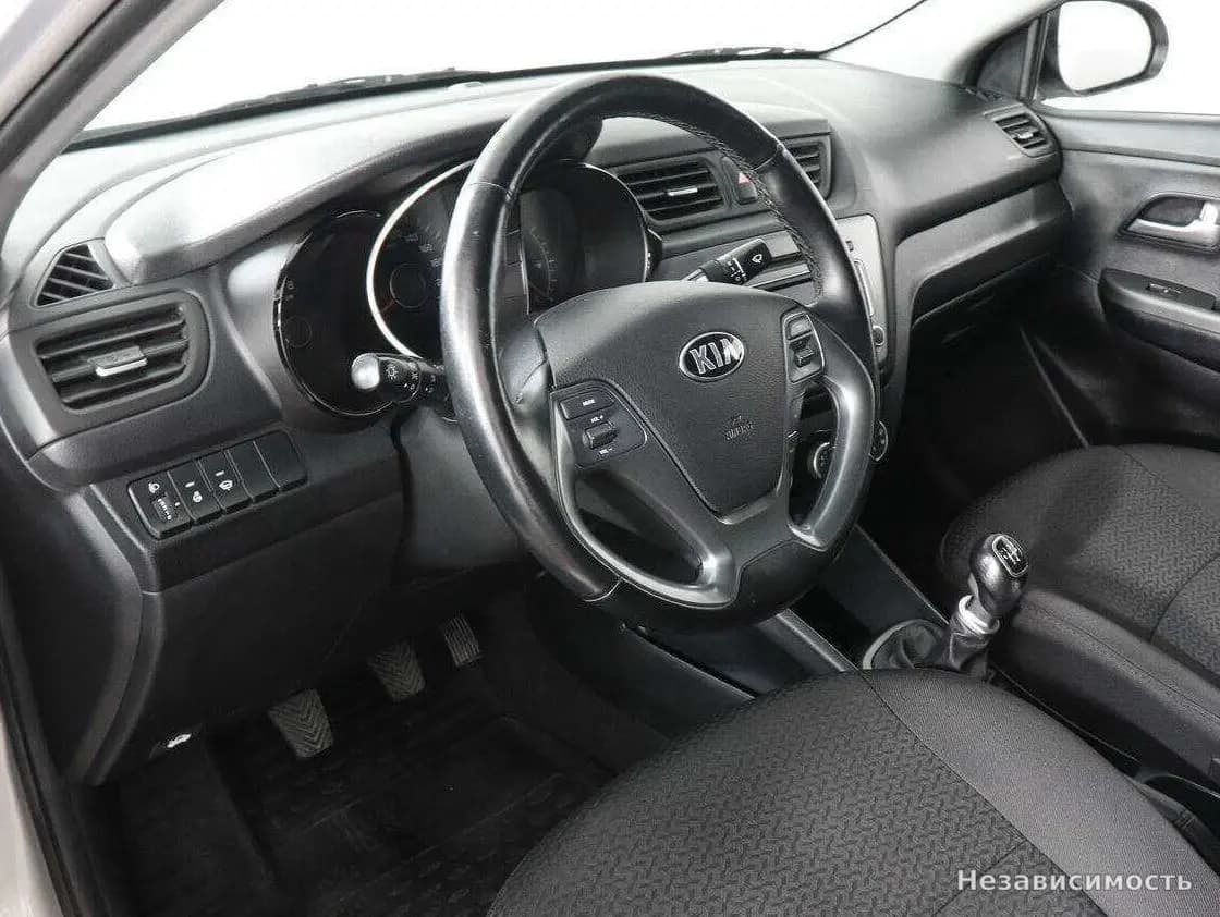 KIA Rio 2016 с пробегом — фото 9