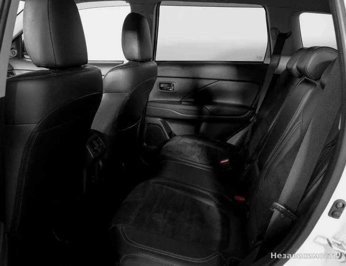 Mitsubishi Outlander 2021 с пробегом — фото 10