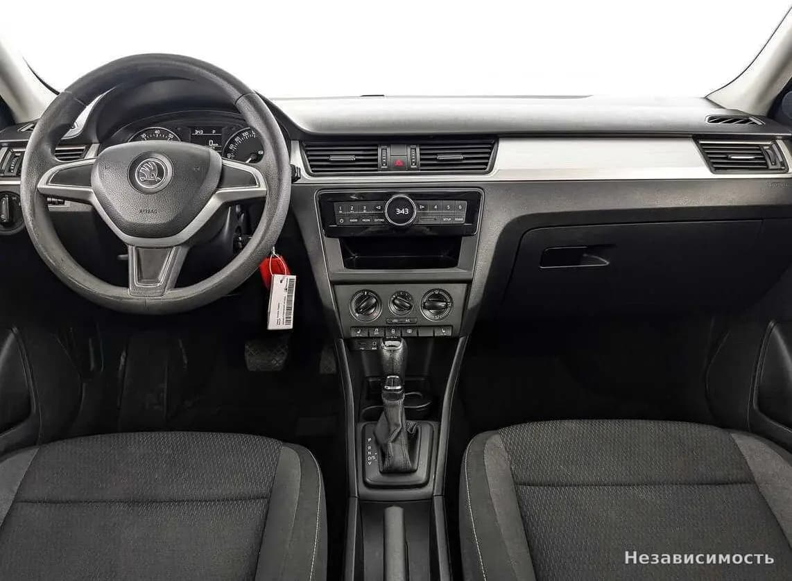 Skoda Rapid 2015 с пробегом — фото 10