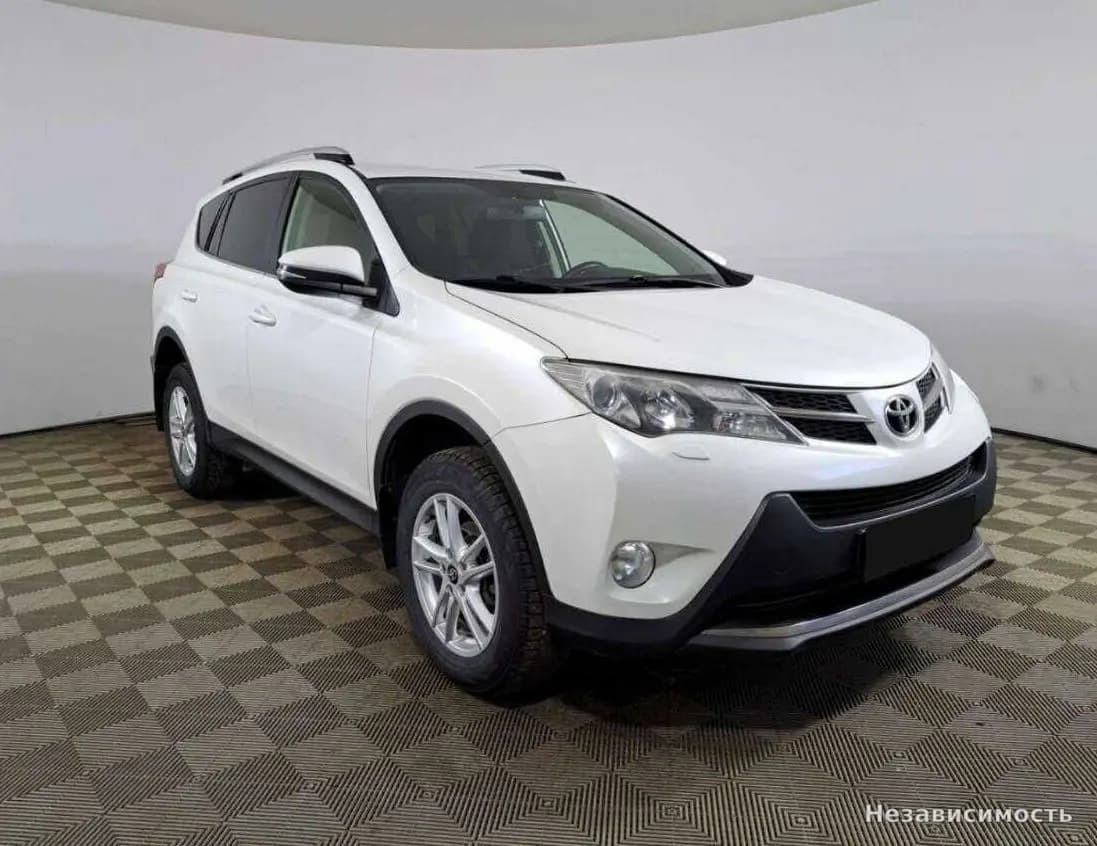 Toyota RAV4 VI (XA60) 2014 с пробегом — фото 3