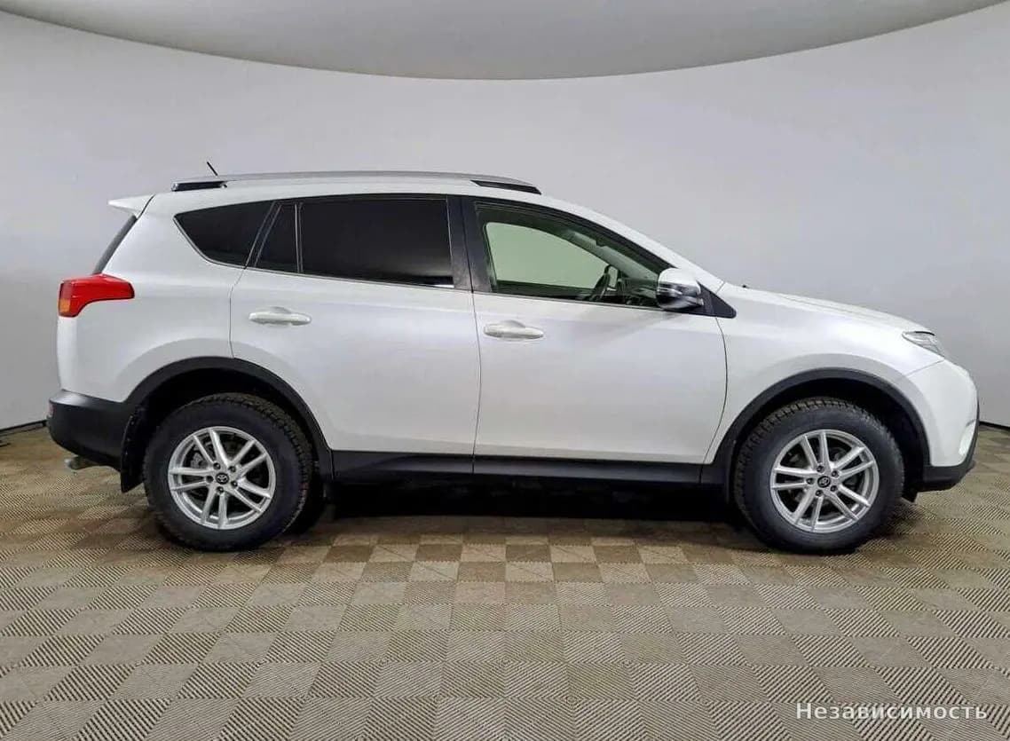 Toyota RAV4 VI (XA60) 2014 с пробегом — фото 4